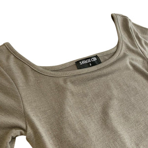 スクエアネックニット