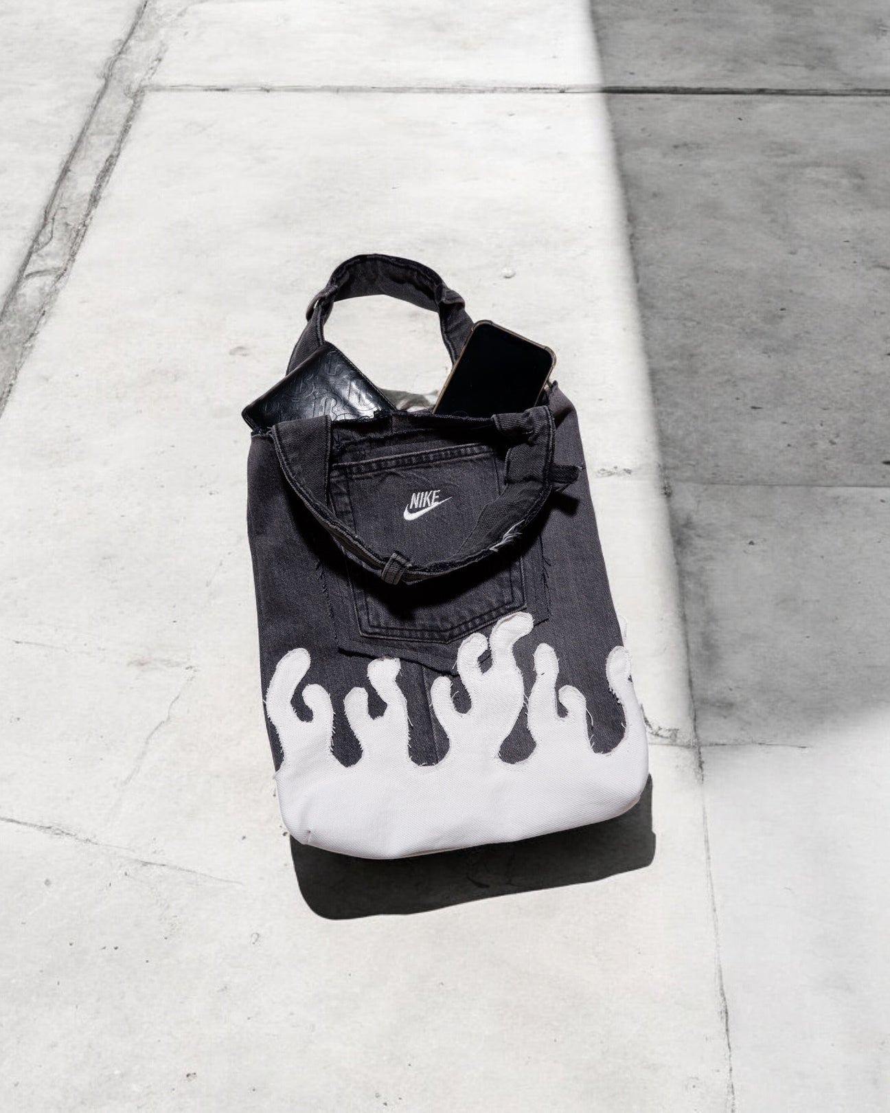 Fire denim tote bag b/w