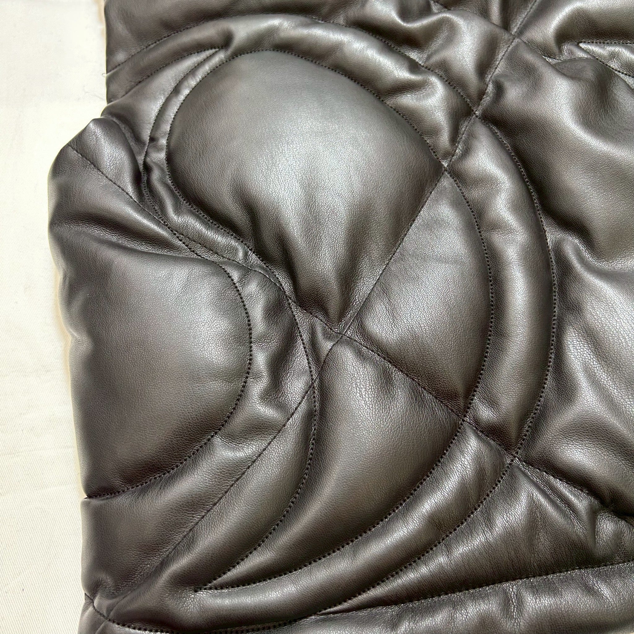 CRACK LEATHER DOWN VEST