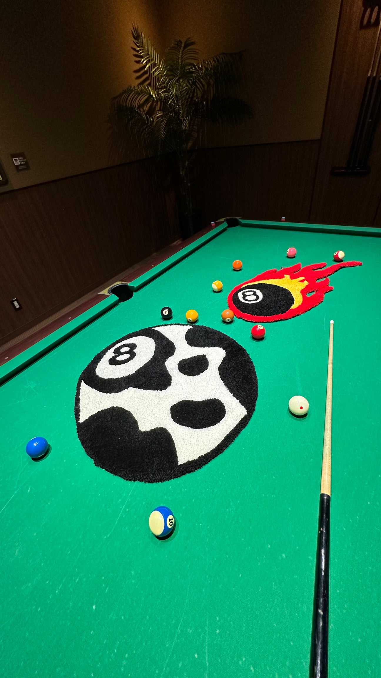 8BALL FIRE RUG